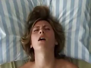 Stacey Cruz élvezze  ...